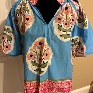 Umgee Multicolor Floral Blouse.
About 25” wide & 24” length